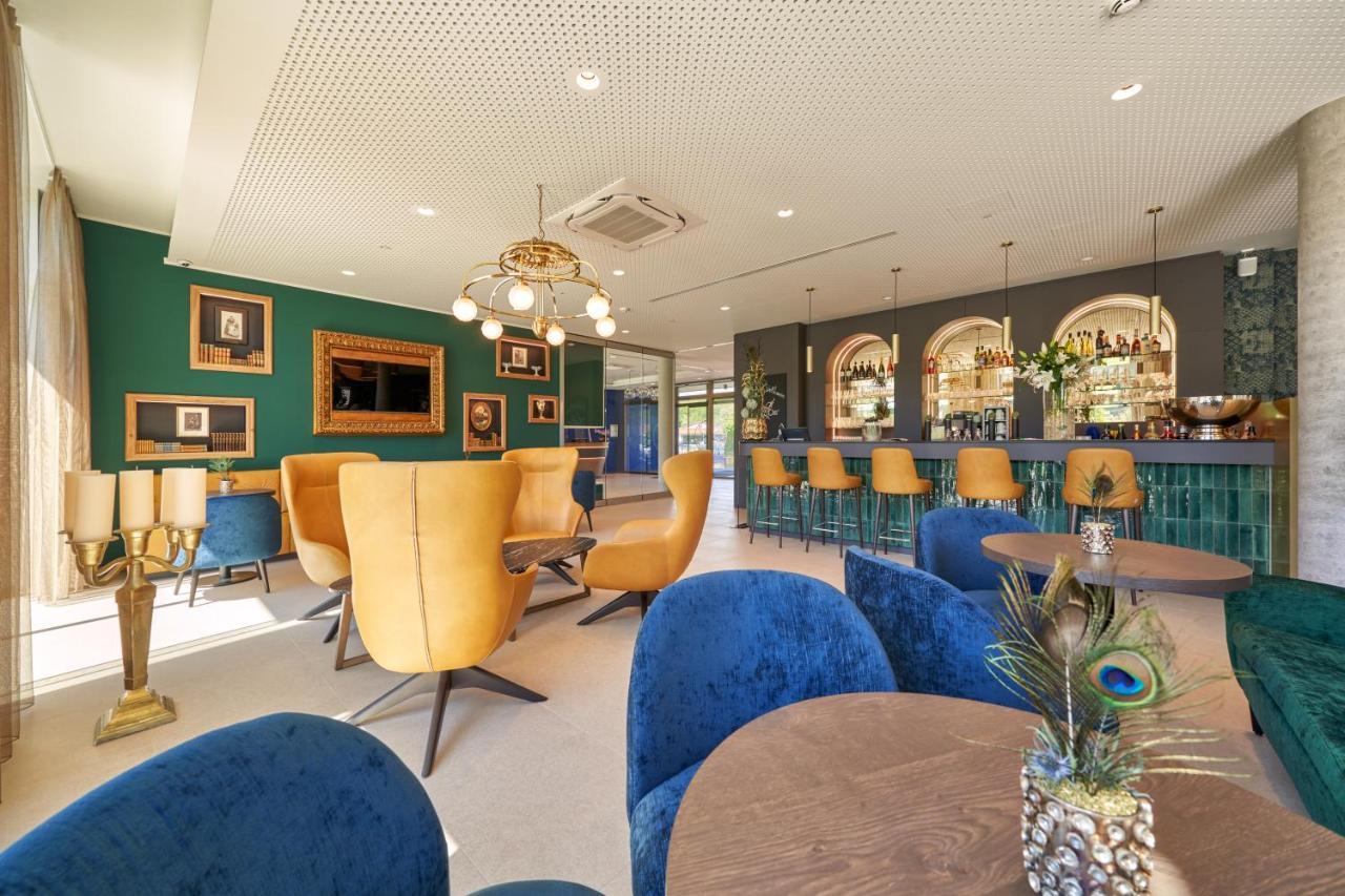 Karls Hotel ジクマリンゲン エクステリア 写真